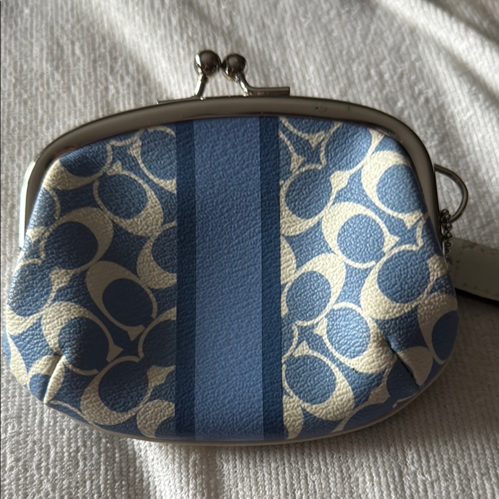 Coach blue and cream kiss lock coin purse